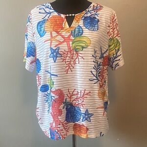 Alfred Dunner Women’s Neptune Beach Seahorse Colorful Sea Life Print Top Sz L